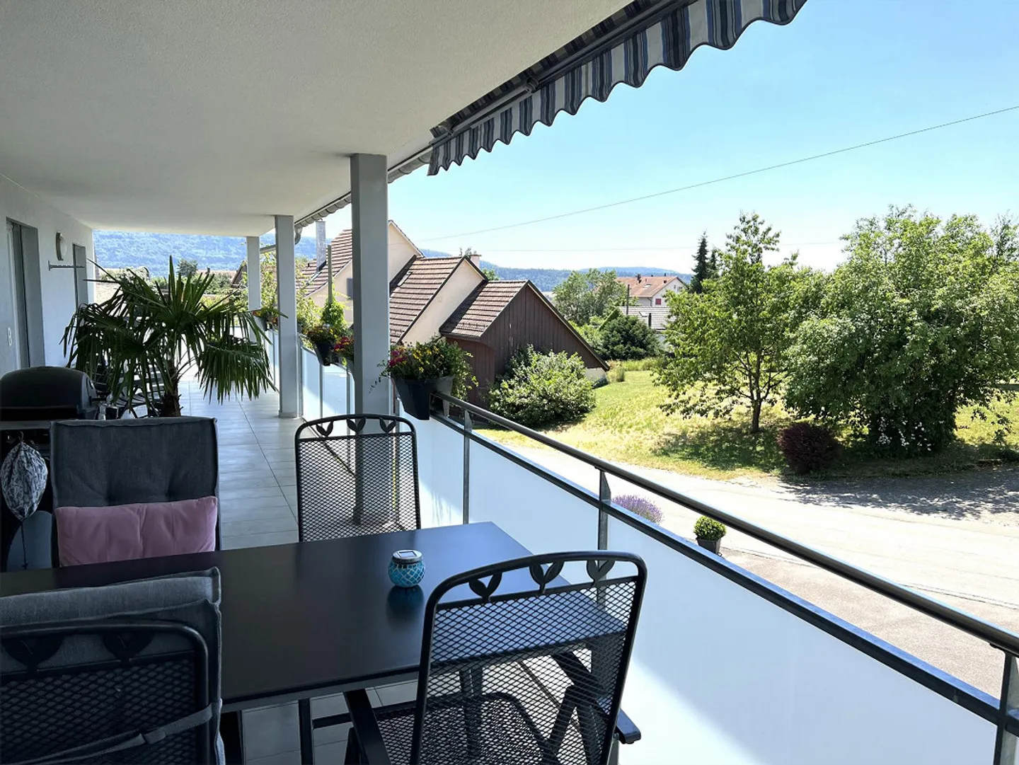 Well-maintained, newer property with large garage/workshop area - Photo 9 of 14