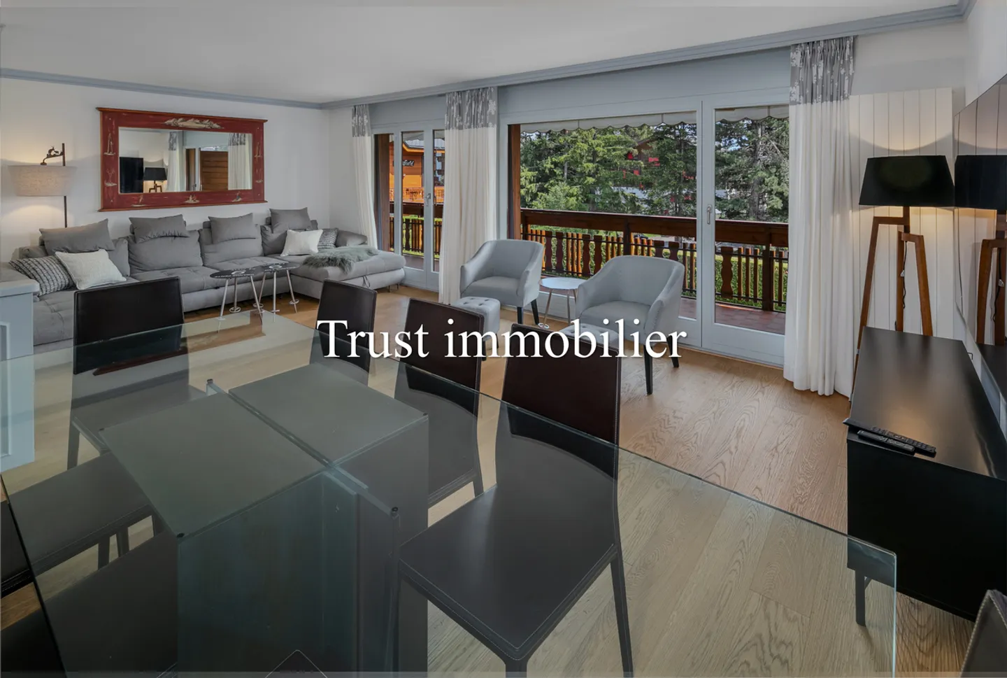 Beautiful 3.5-room apartment for sale in the center of Crans - Photo 2 of 15