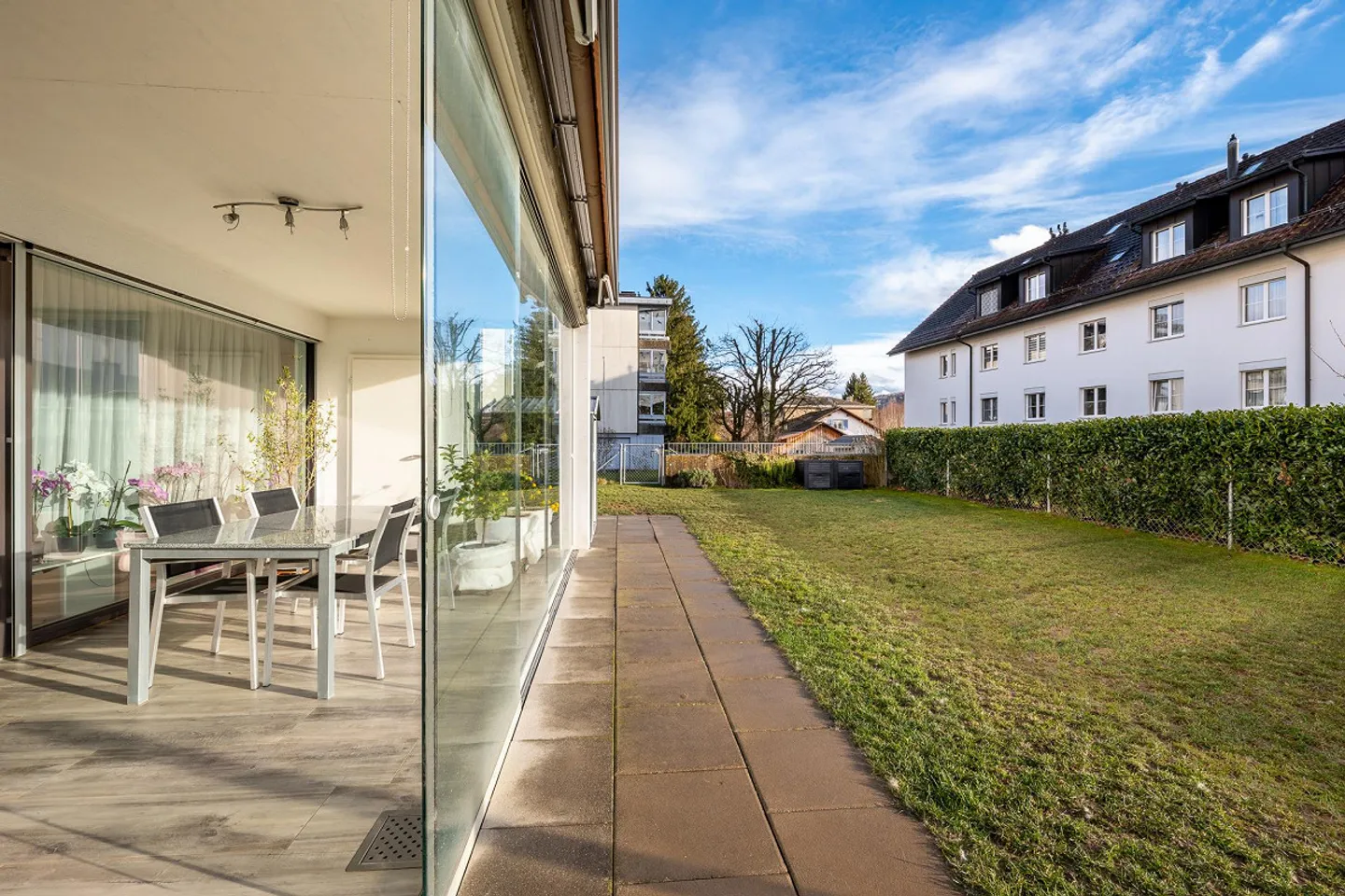 Modern 4.5-room garden apartment with winter garden and garden area - Photo 10 of 13