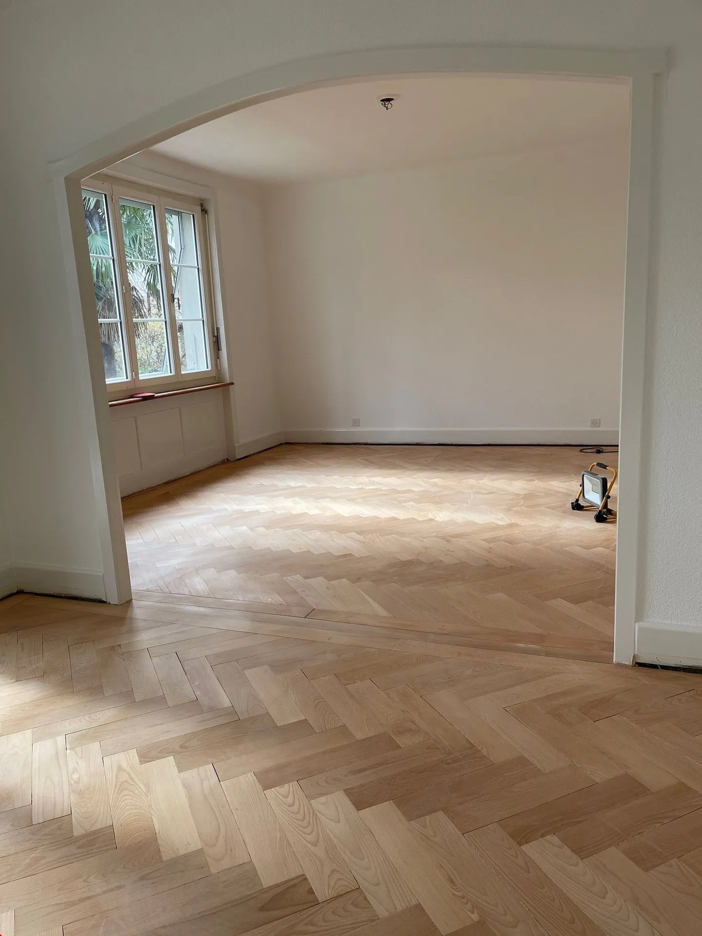 Charming Apartment with Balcony - Photo 2 of 10