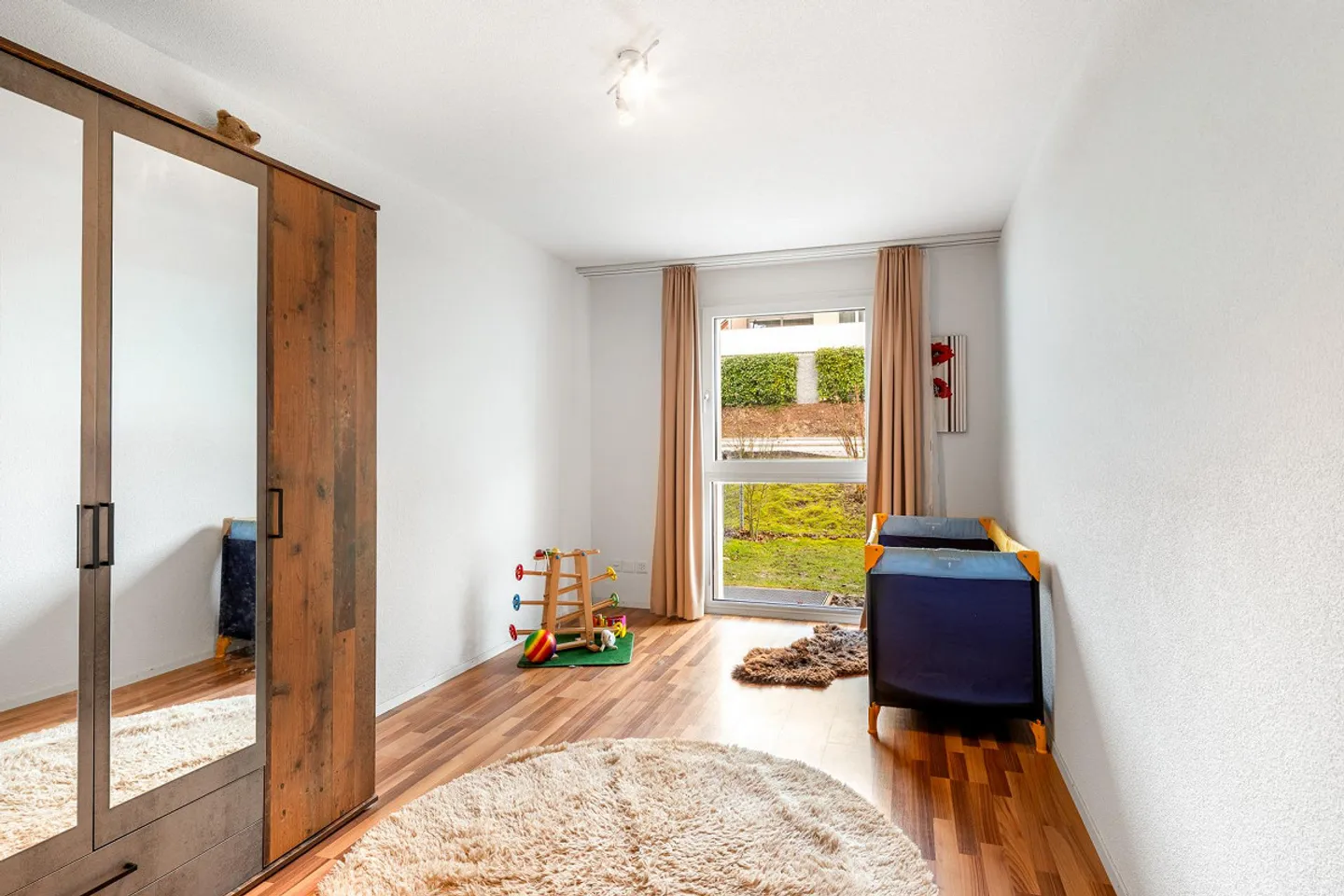 Modern 4.5-room garden apartment with winter garden and garden area - Photo 3 of 13