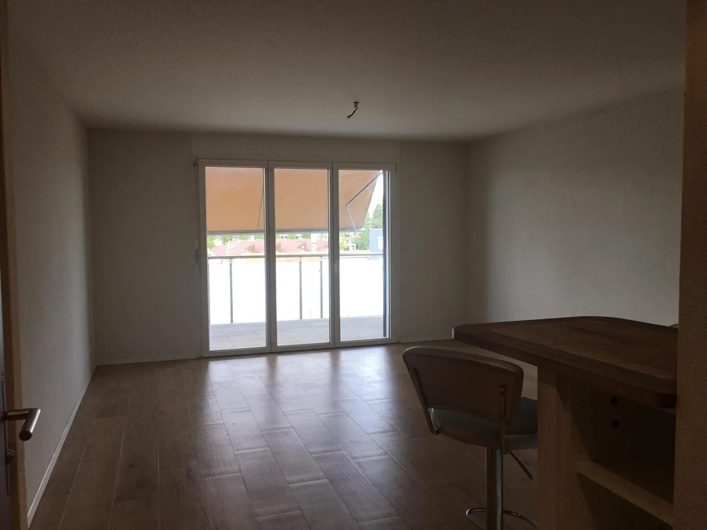 SCHÖNE 2 ½ ZIMMER WOHNUNG - Foto 1 von 4