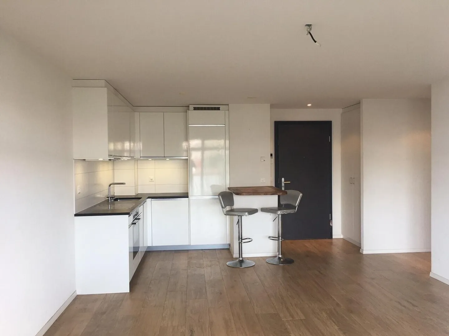 SCHÖNE 2 ½ ZIMMER WOHNUNG - Foto 3 von 4