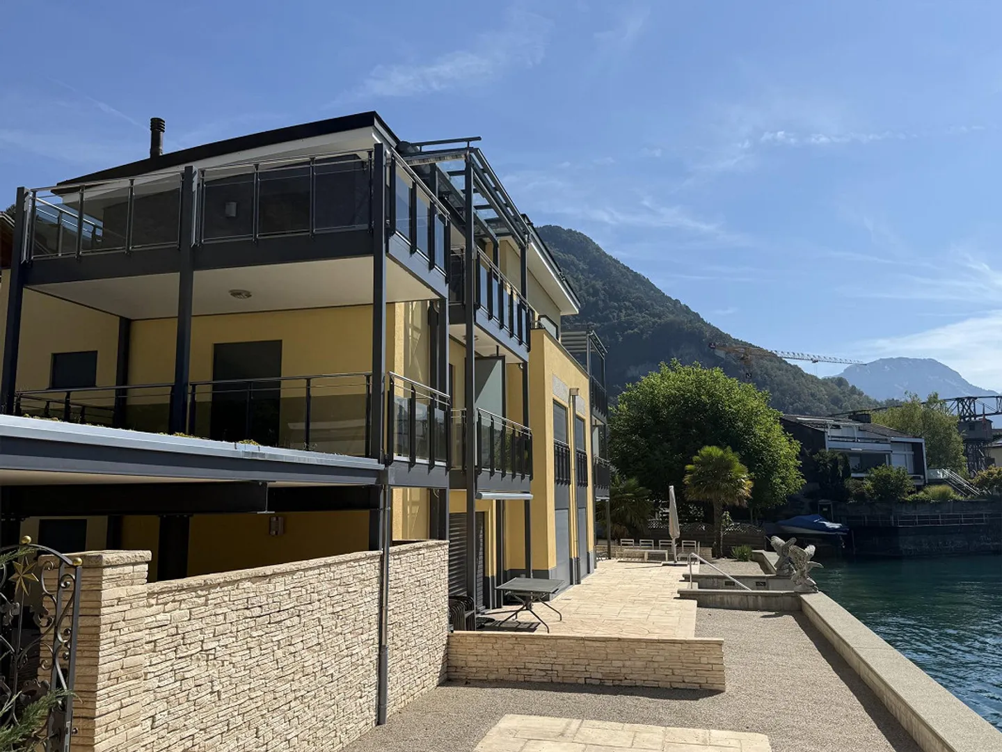 Appartamento duplex di 3,5 locali direttamente al lago - Foto 1 di 18