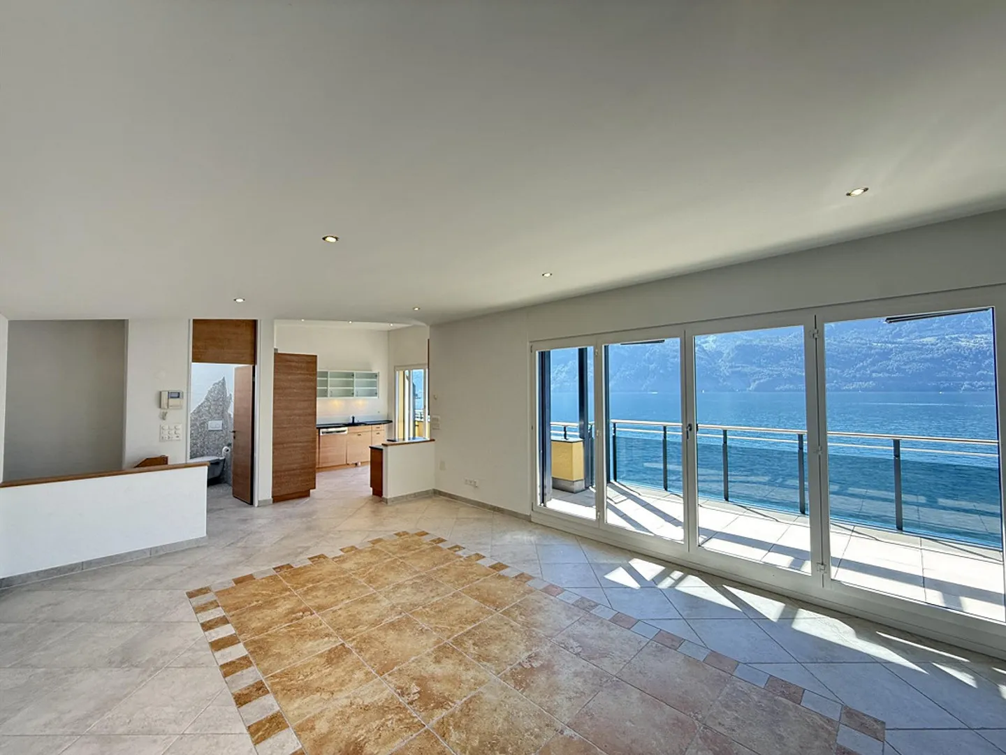 Appartamento duplex di 3,5 locali direttamente al lago - Foto 7 di 18