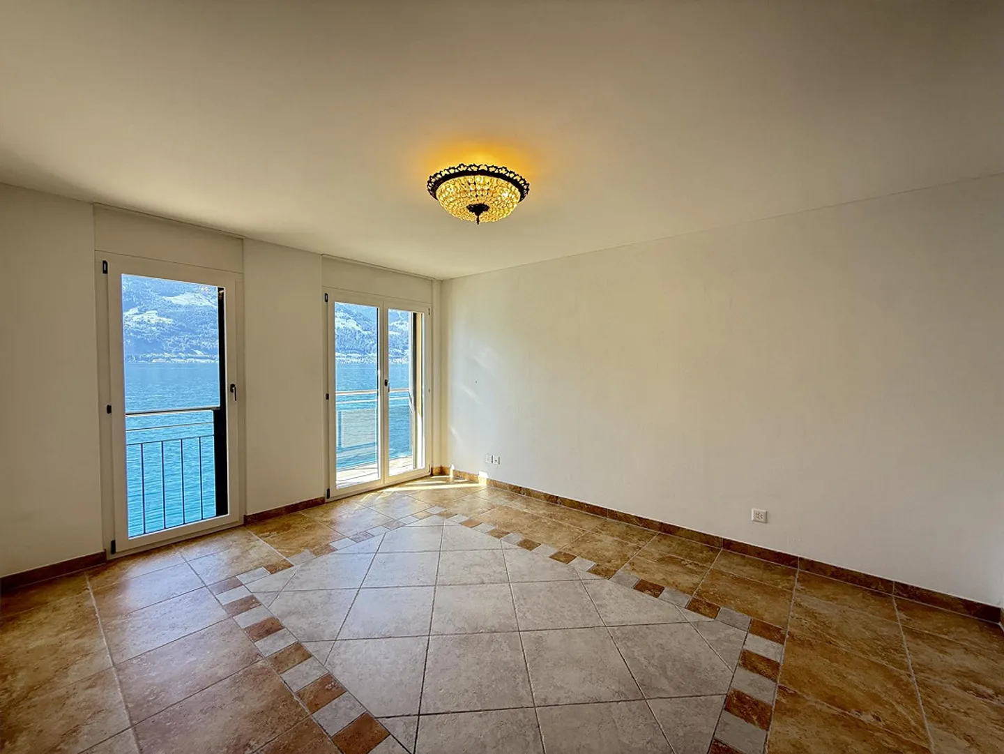 Appartamento duplex di 3,5 locali direttamente al lago - Foto 13 di 18