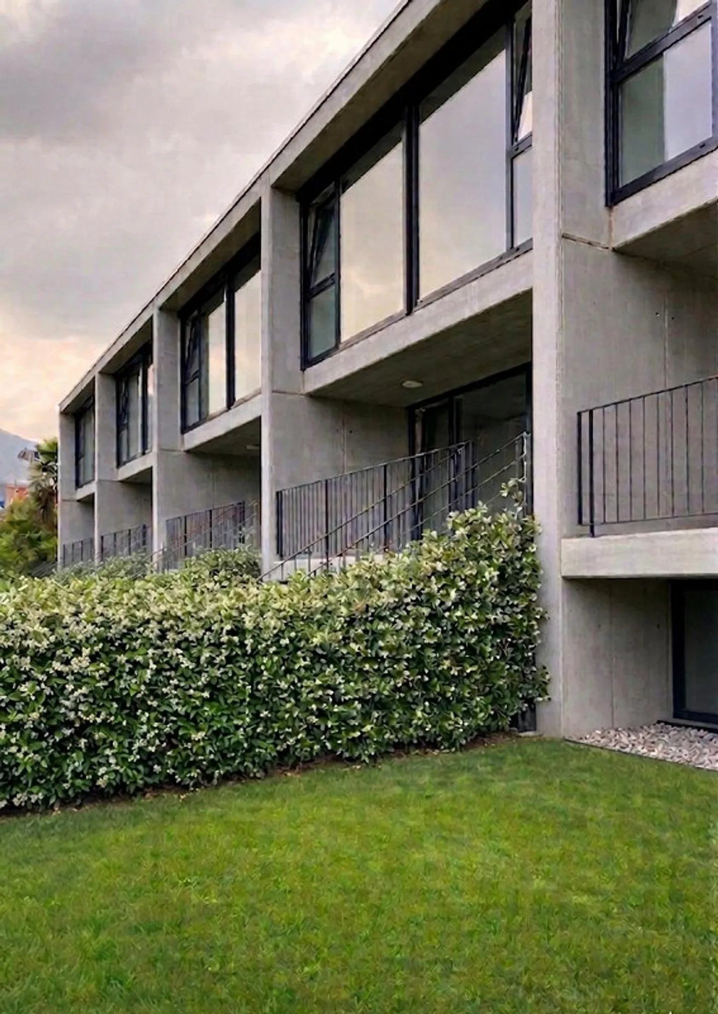 Moderner Duplex mit 3,5 Zimmern, privatem Garten und Terrasse - Foto 1 von 7