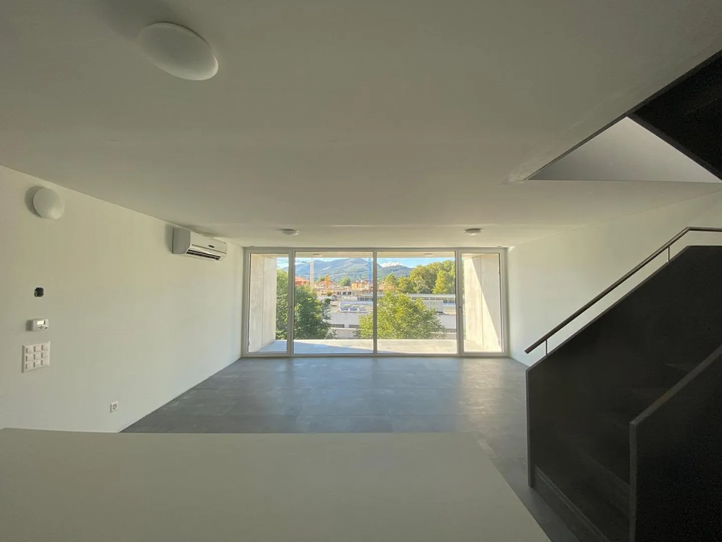 Moderner Duplex mit 3,5 Zimmern, privatem Garten und Terrasse - Foto 2 von 7