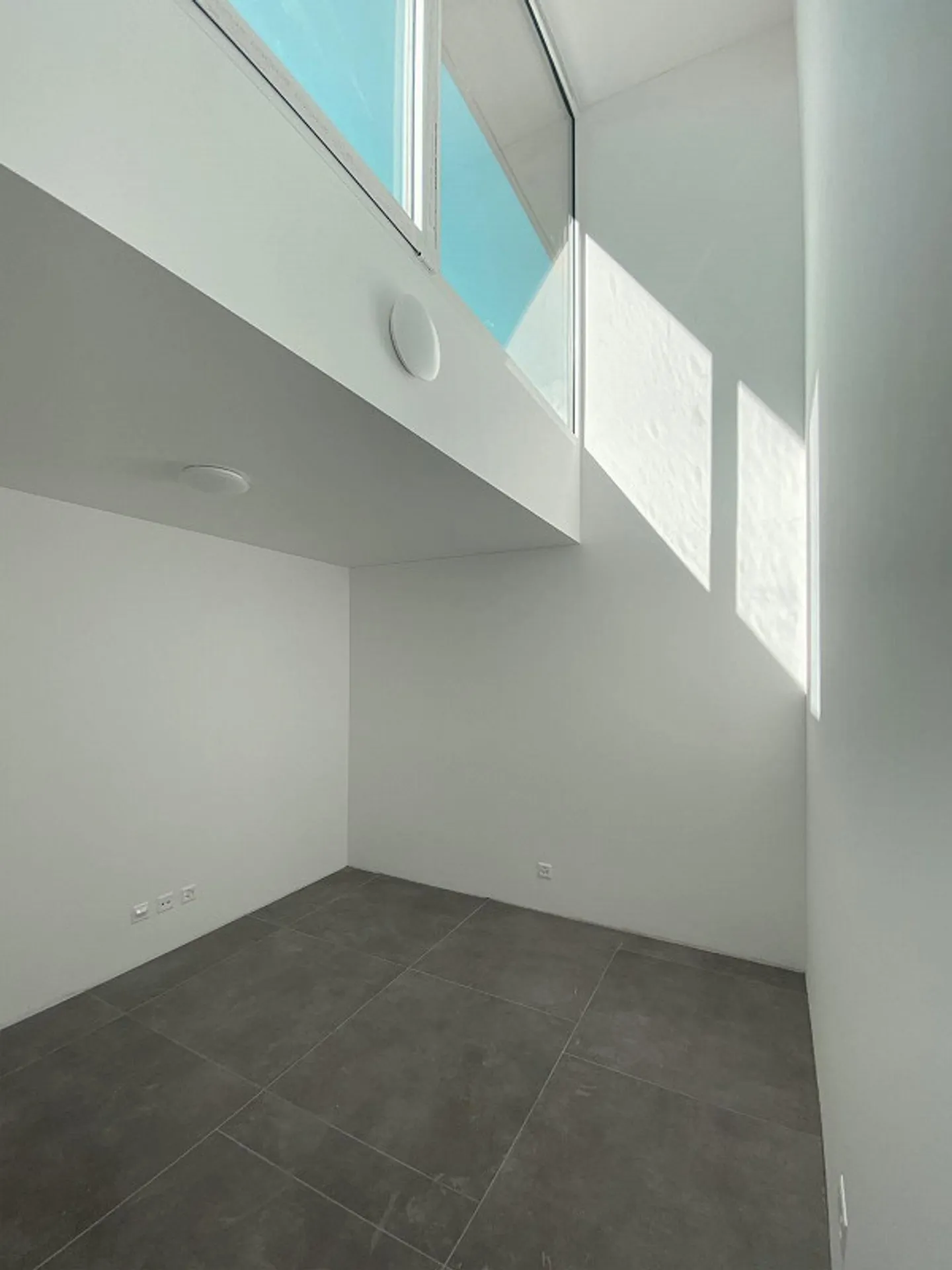 Moderner Duplex mit 3,5 Zimmern, privatem Garten und Terrasse - Foto 5 von 7