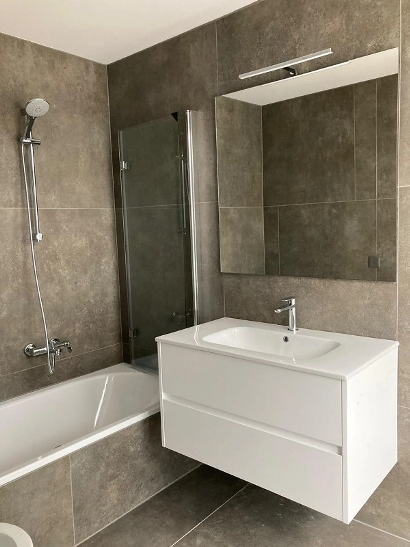 Moderner Duplex mit 3,5 Zimmern, privatem Garten und Terrasse - Foto 7 von 7