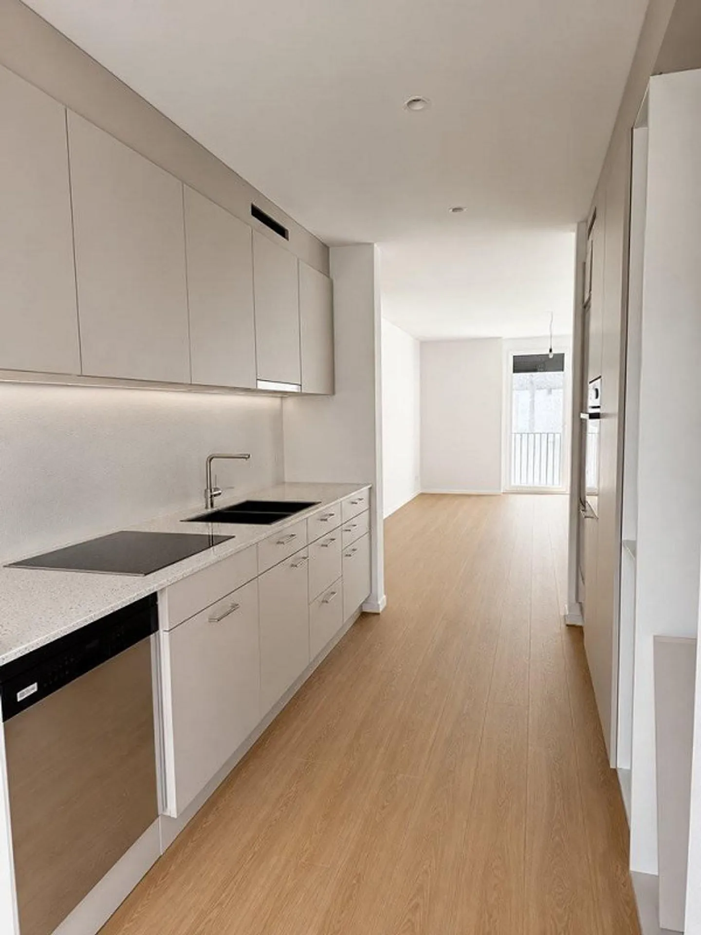 Moderne 3.5 Zimmer-Wohnung - Foto 2 von 3