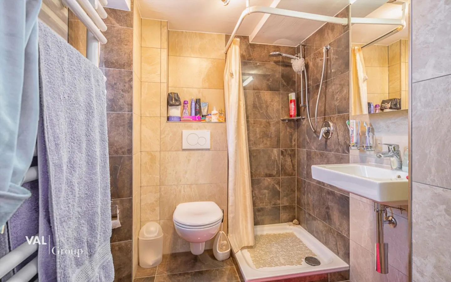 Modernized 3.5-room apartment in the heart of Glis - Photo 8 of 13