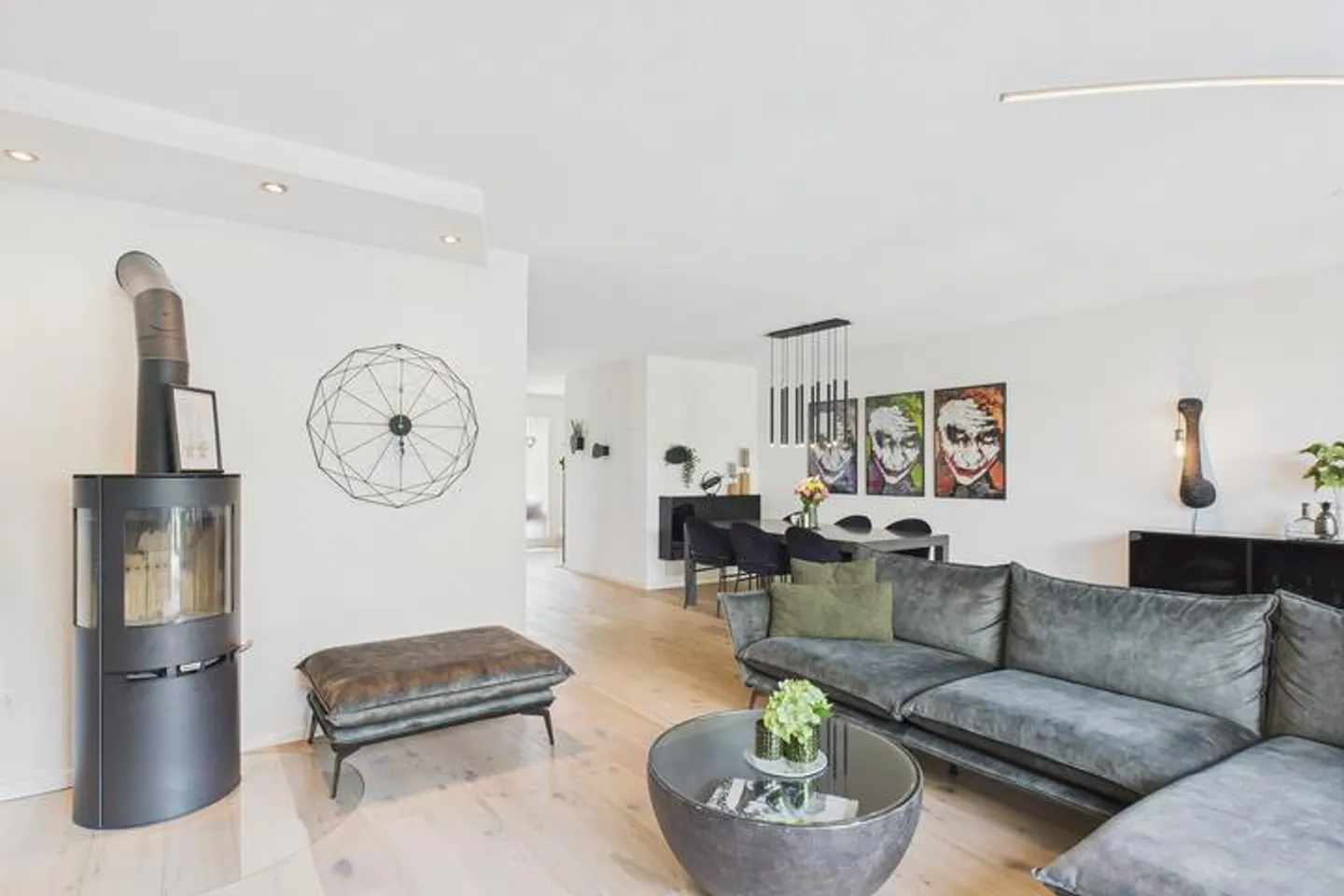 Duplex for sale - Photo 1 of 7