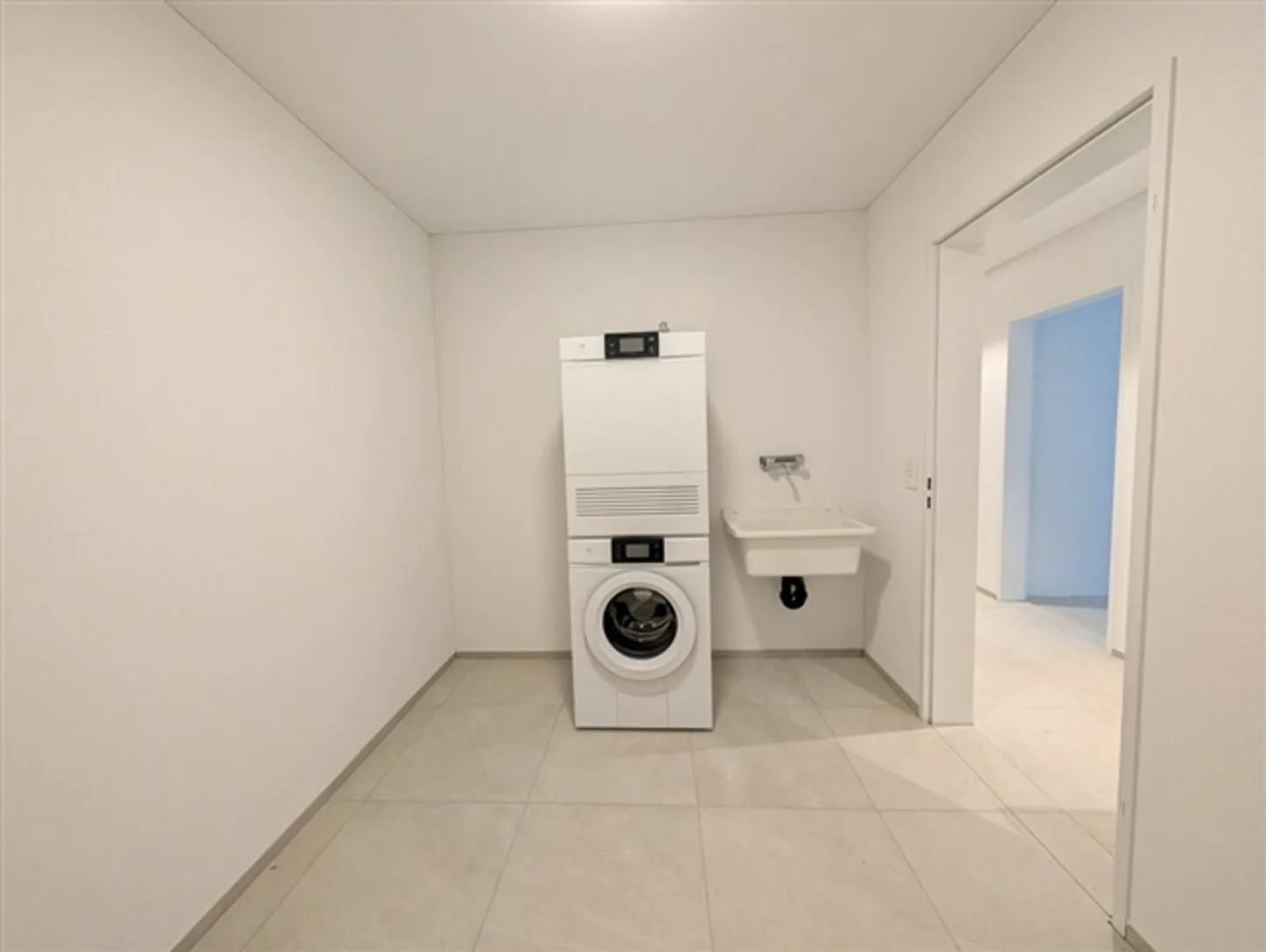 Vivere in famiglia con giardino e tanto spazio di stoccaggio - Foto 10 di 13