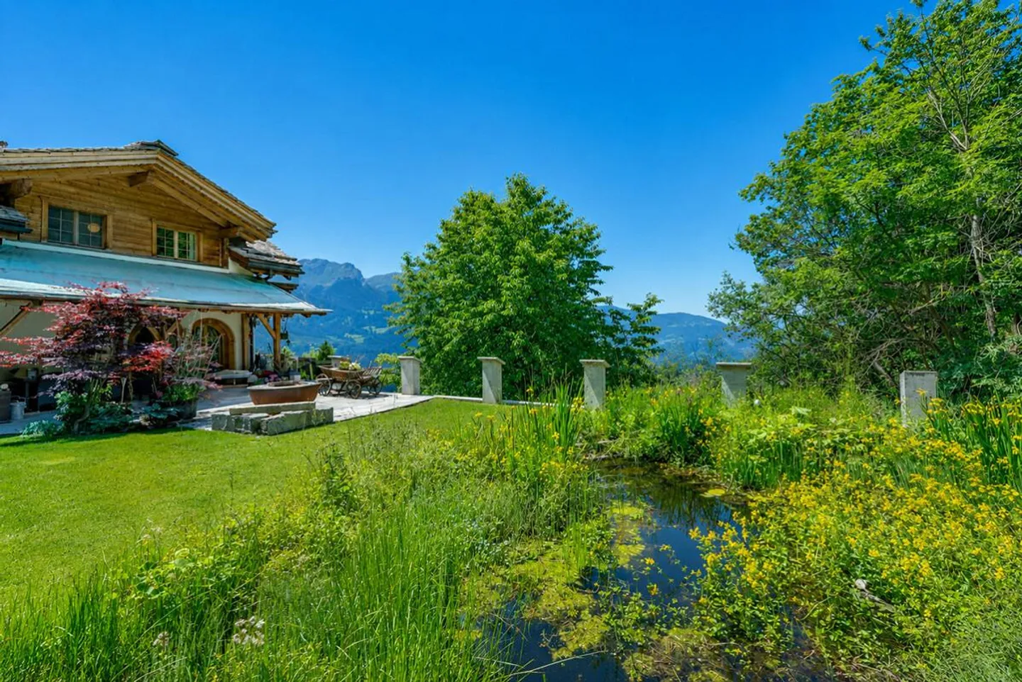 St. Pierre : vie alpine avec jardin et vue - Photo 1 sur 6