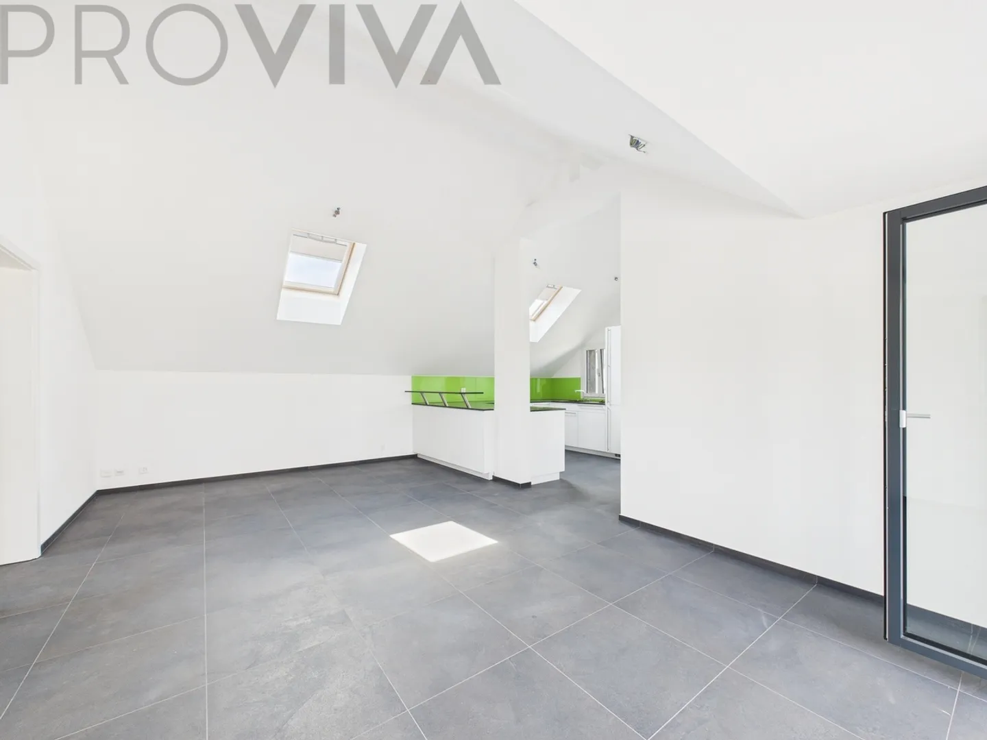 neu, zentral und top ausgestattet - Foto 3 von 8