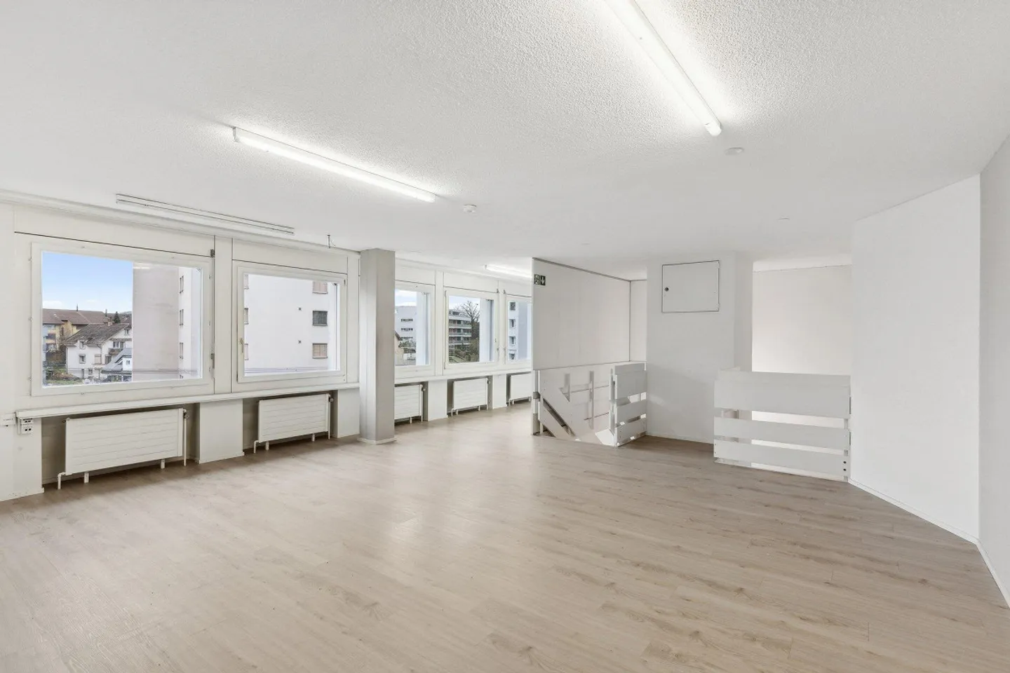 Spazio commerciale / Ufficio, studio o sale di formazione in affitto - Foto 6 di 7