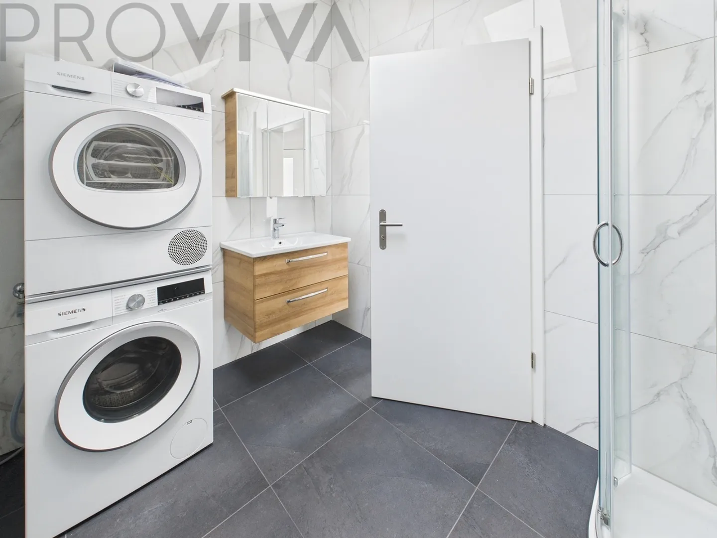 neu, zentral und top ausgestattet - Foto 7 von 8