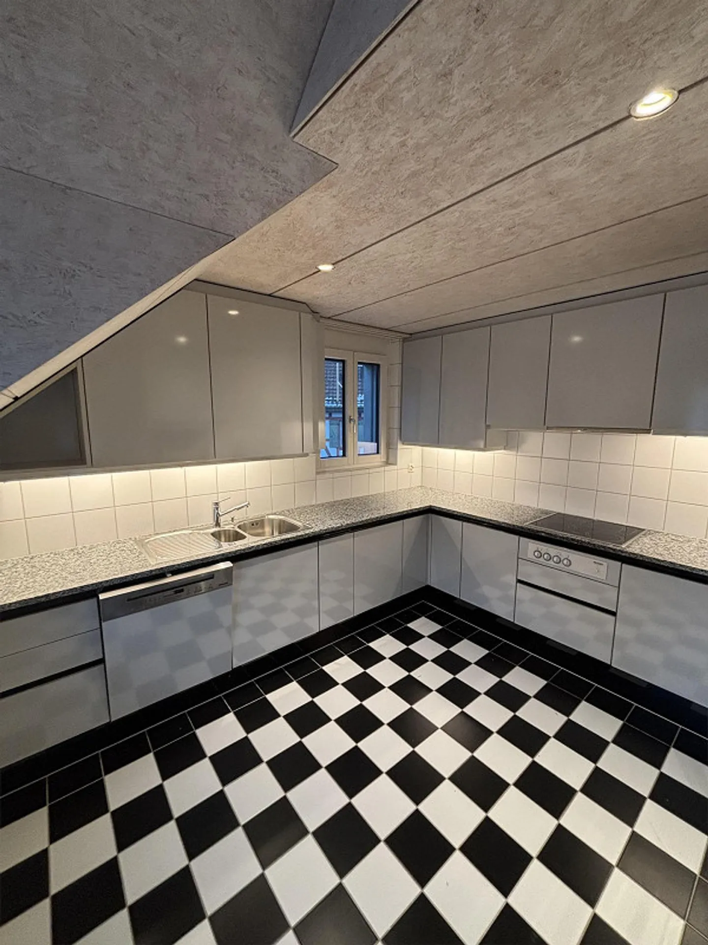 3.5-Room Maisonette Apartment in Seestatt - Photo 3 of 12