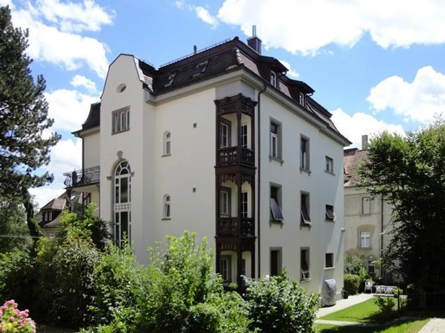 Art Nouveau with Class at Rosenberg - Photo 2 of 11