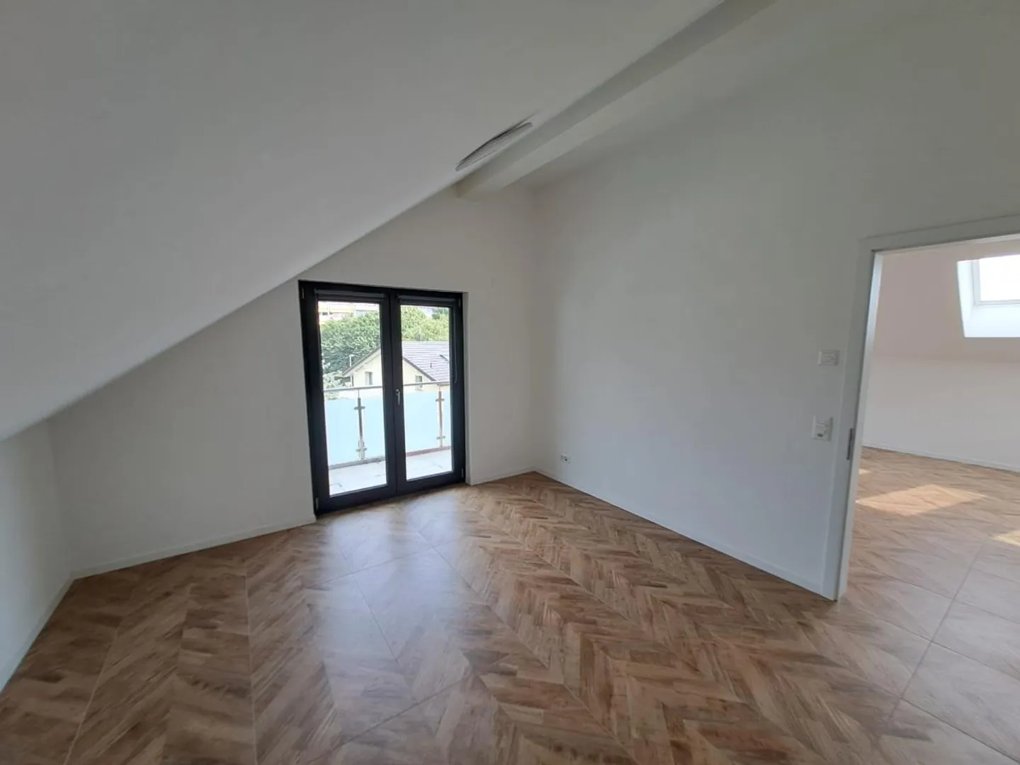 Appartement penthouse spacieux de 3,5 pièces (107 m²) avec balcon à Oensingen - Photo 6 sur 9