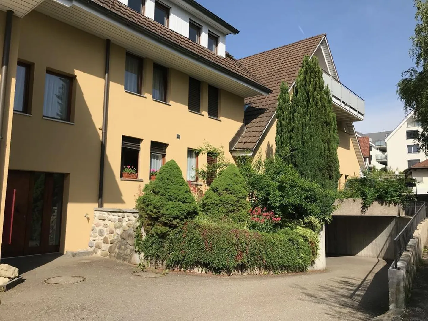 Charmantes Studio mit Garten - Foto 1 von 5