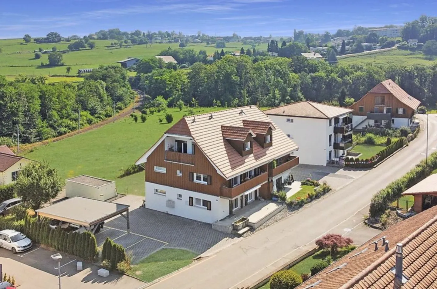 Beautiful 3.5-room apartment in Cousset / renovated farmhouse - Photo 1 of 5