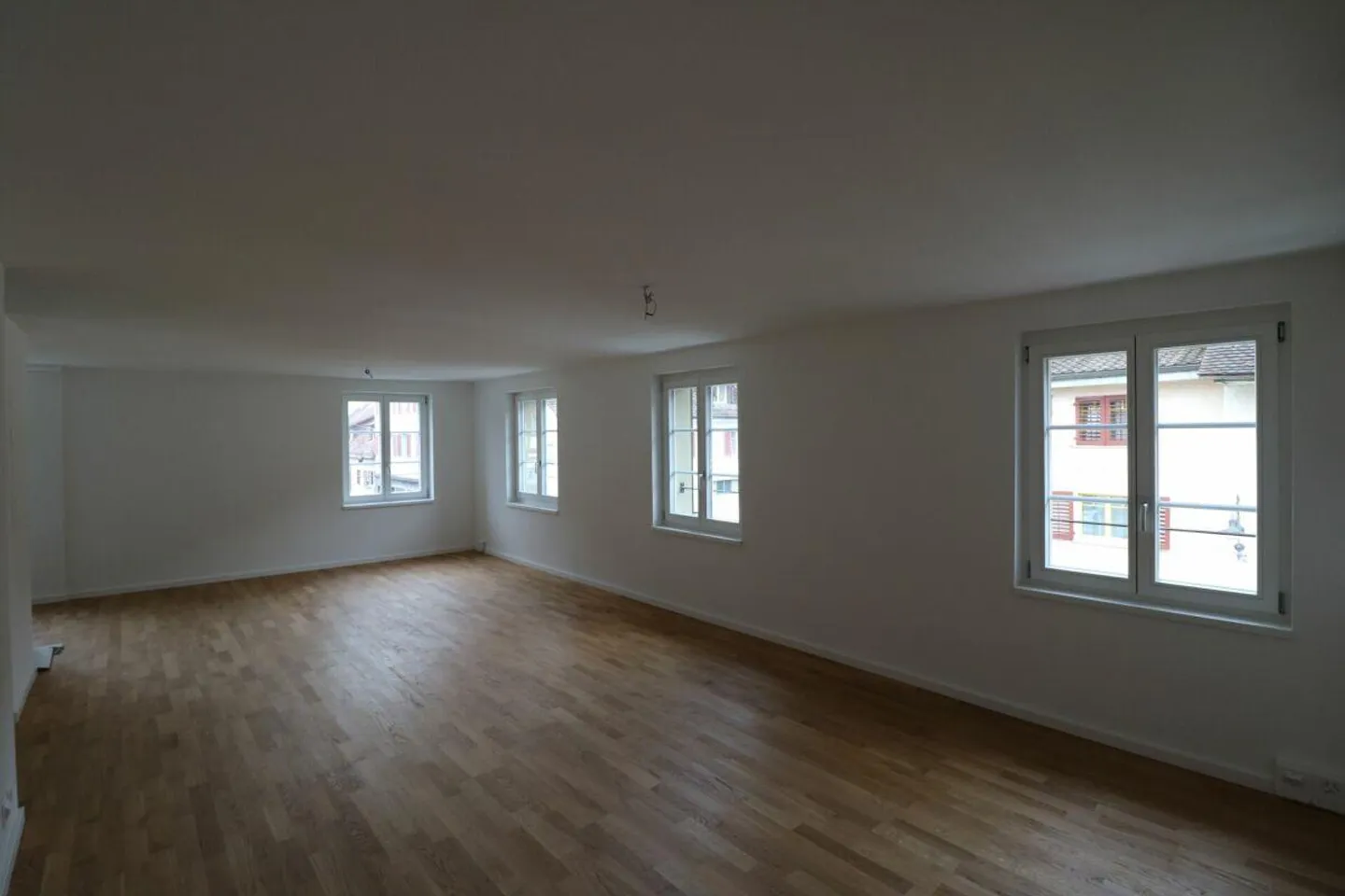 First occupancy after core renovation: quiet 2.5 room apartment in Neunkirch - Photo 3 of 12