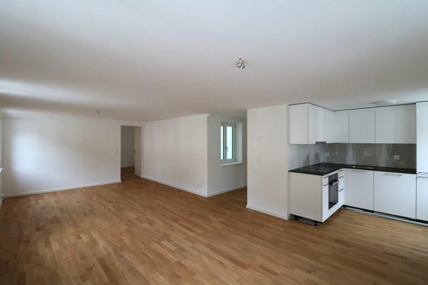 First occupancy after core renovation: quiet 2.5 room apartment in Neunkirch - Photo 9 of 12