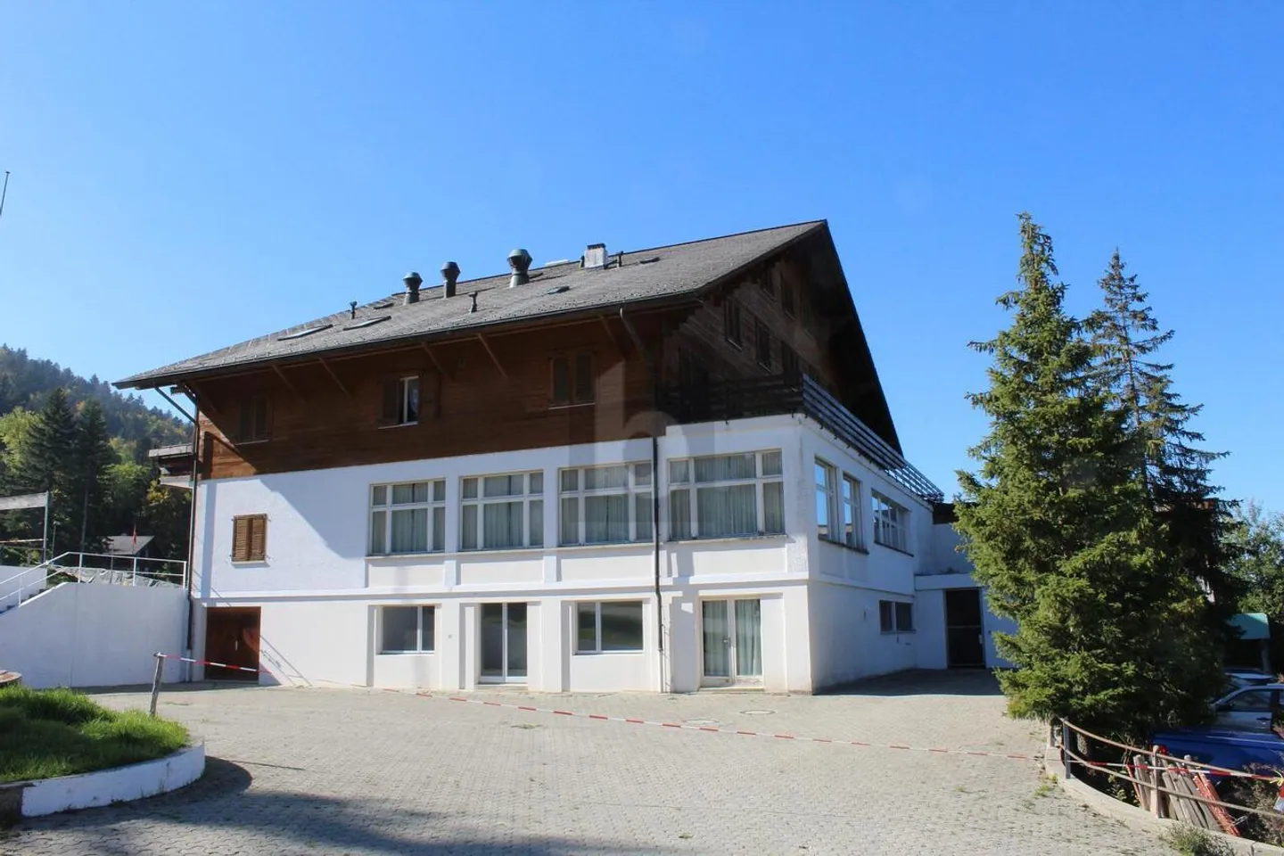 WITH HUGE POTENTIAL, VERY WELL LOCATED, SPACIOUS - Photo 3 of 6