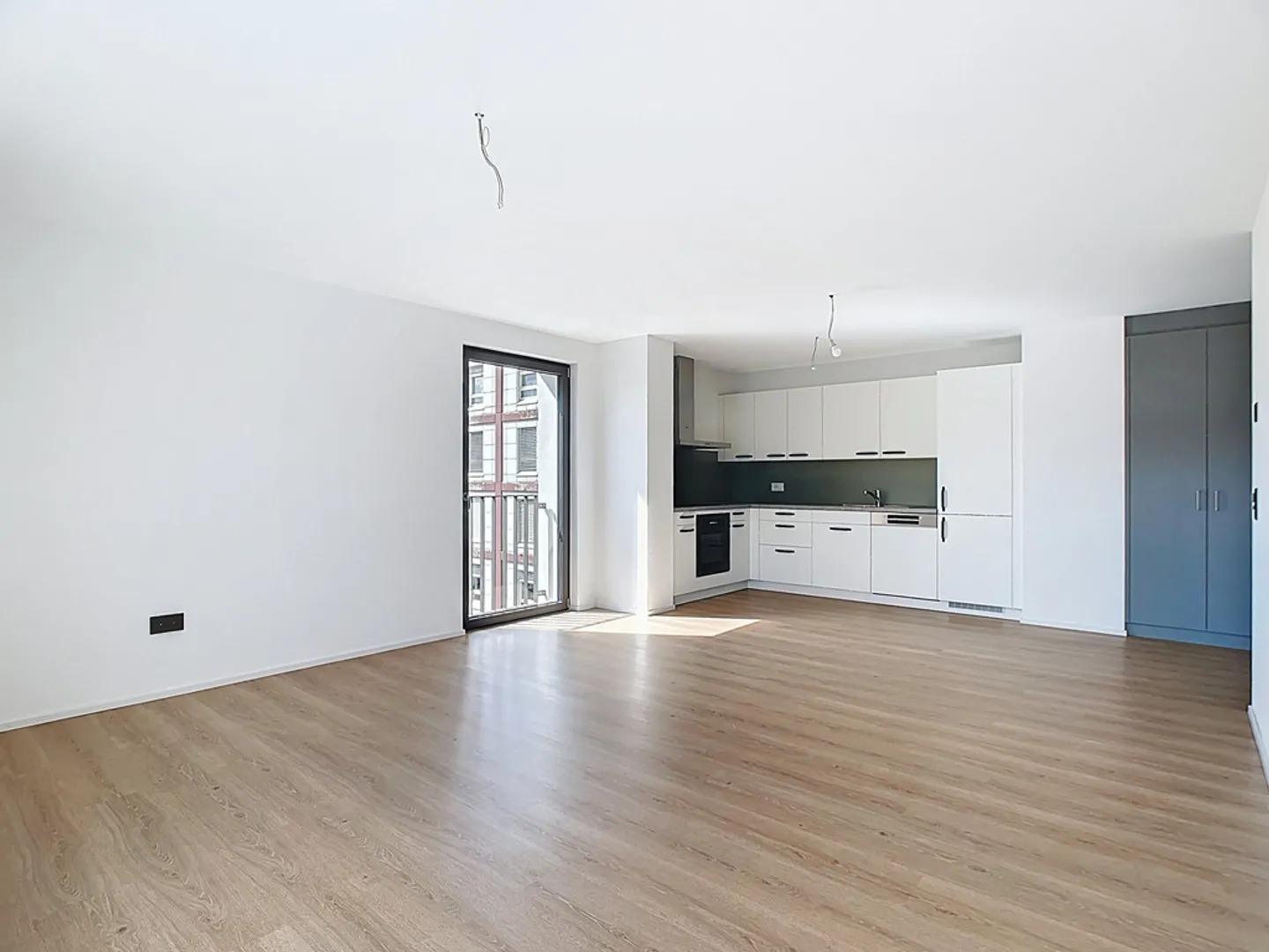 Wohnung mit 2.5 Zimmern und Balkon - Foto 2 von 12