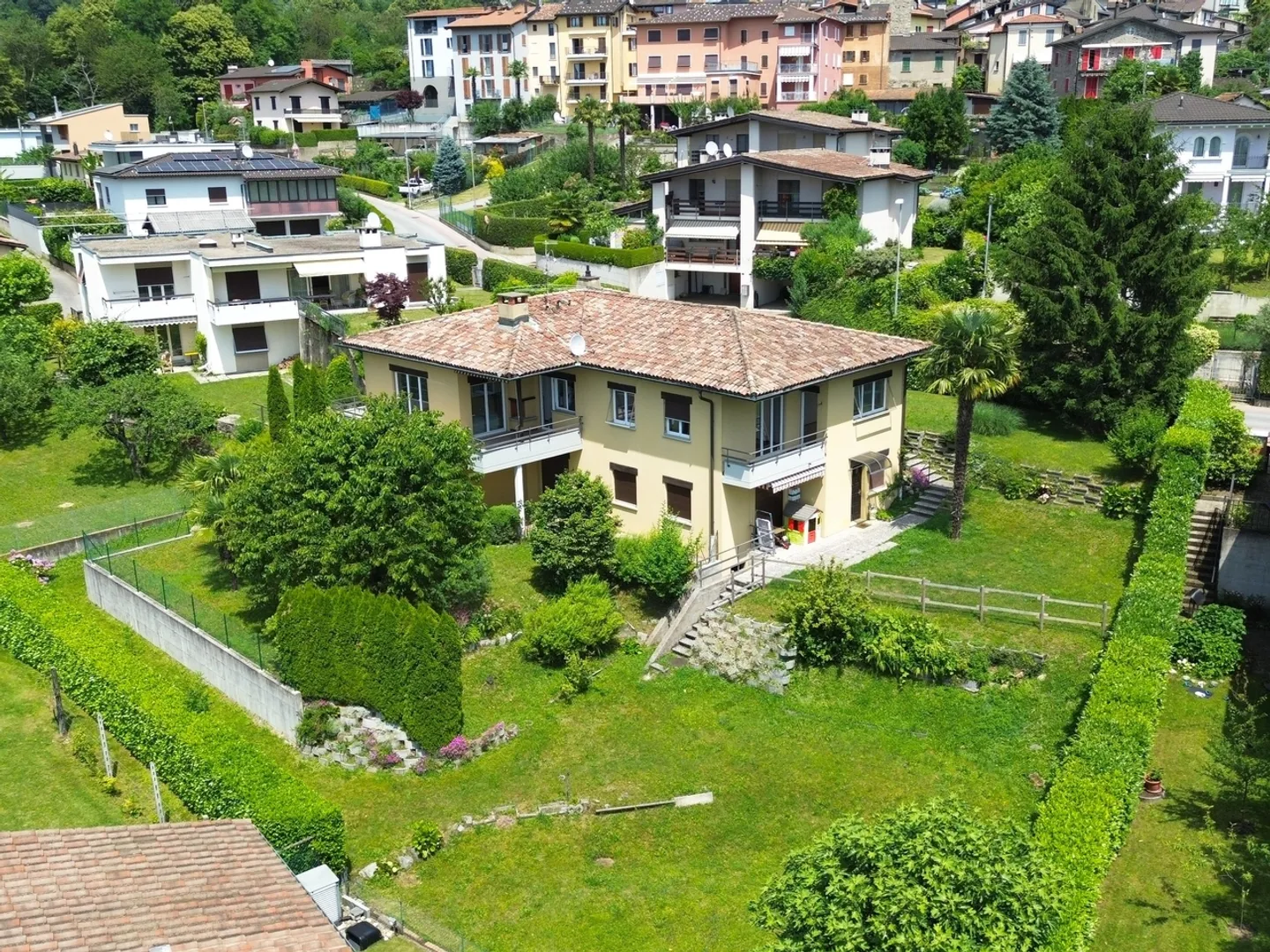 Fantastic Lugano villa with 9 rooms and breathtaking views - Photo 1 of 13