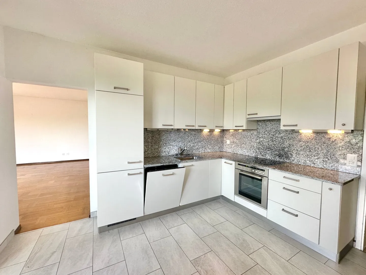 Fantastic Lugano villa with 9 rooms and breathtaking views - Photo 6 of 13