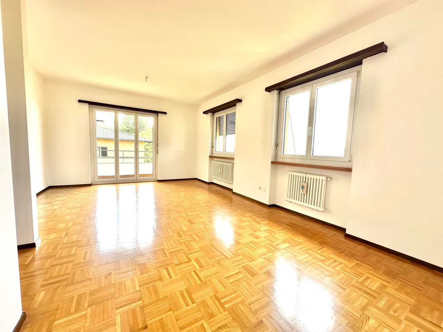 Fantastic Lugano villa with 9 rooms and breathtaking views - Photo 8 of 13