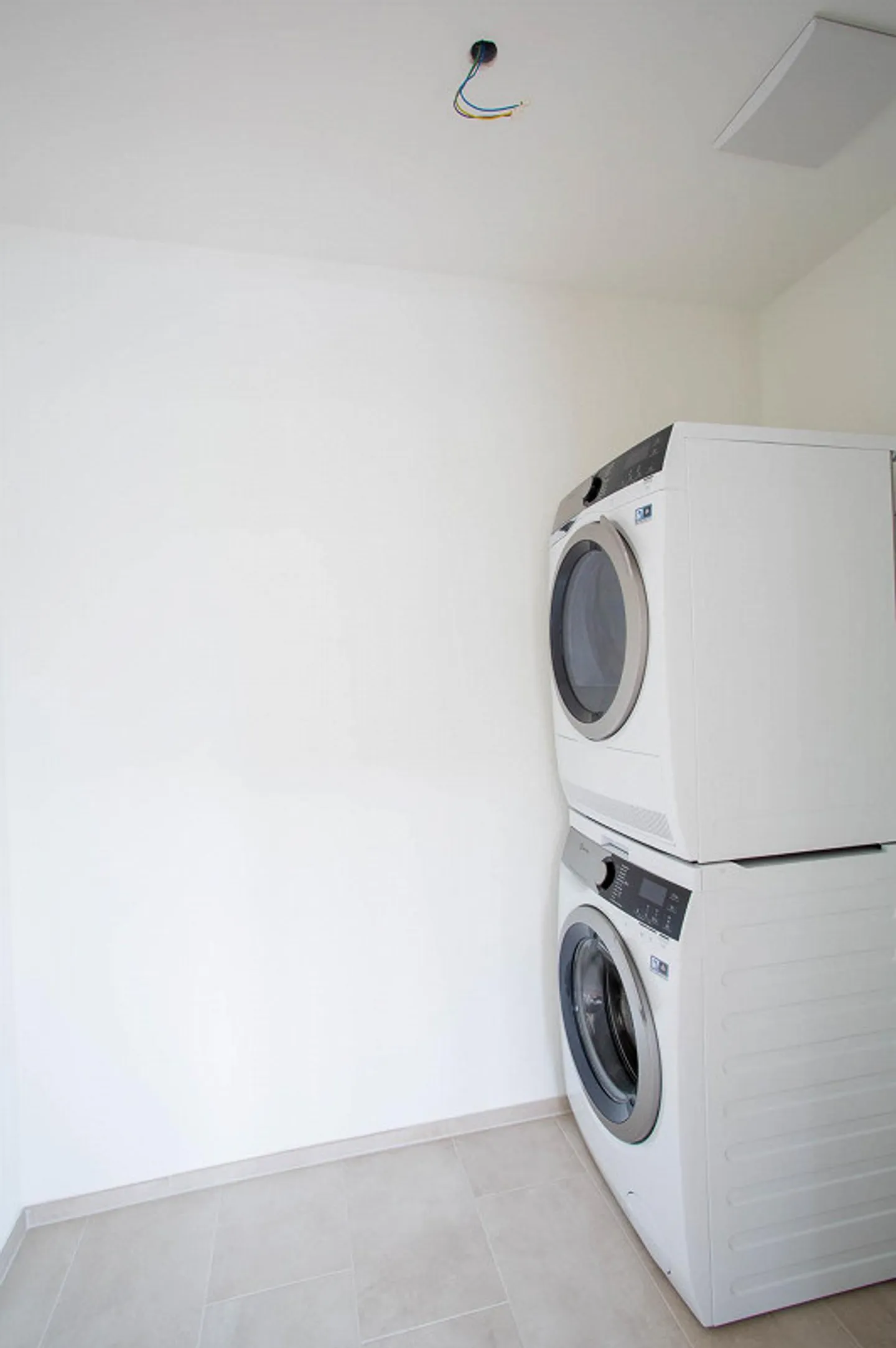 Appartement moderne de 3,5 pièces au standard de propriété au milieu de la verdure - Photo 7 sur 7