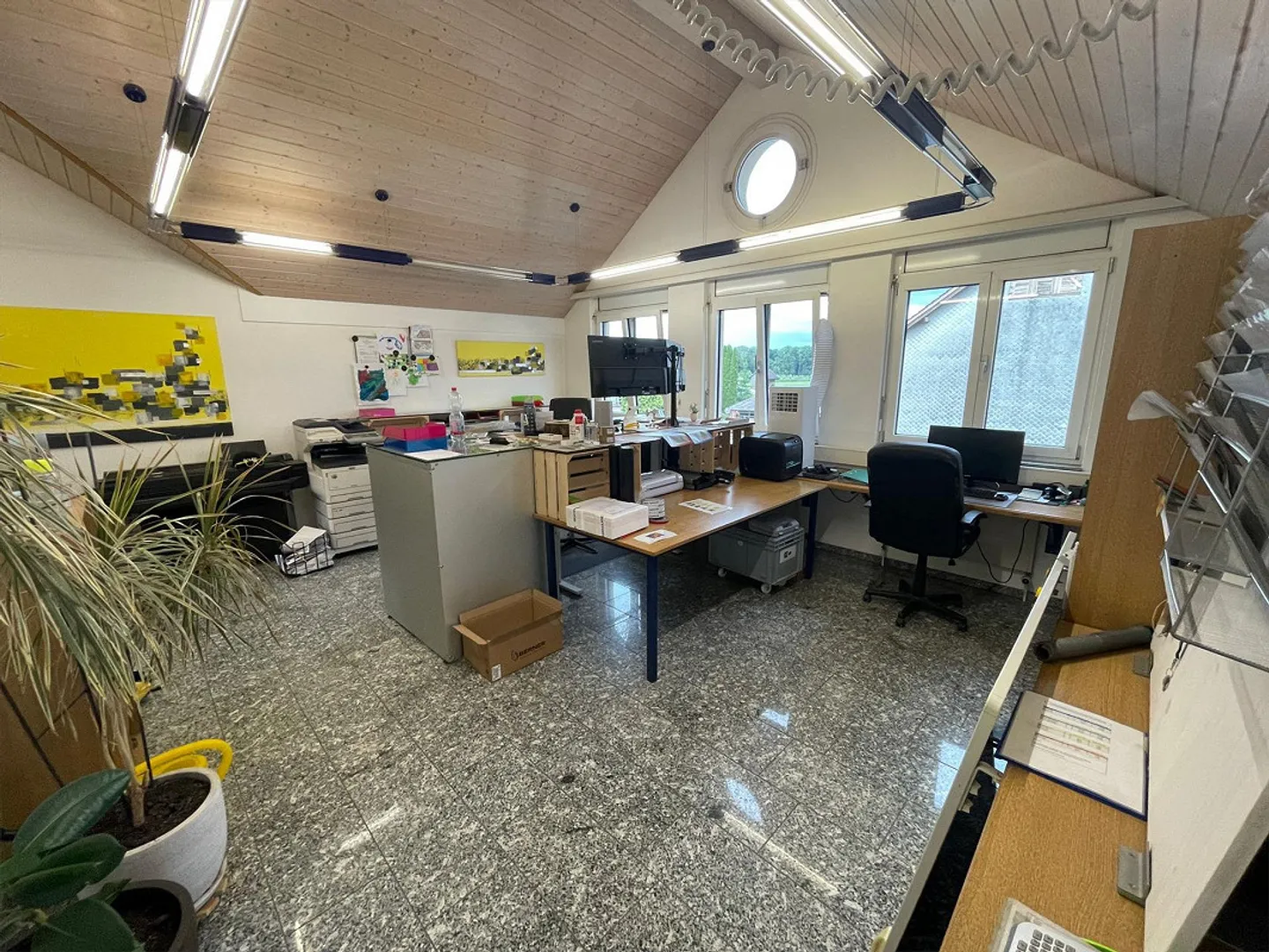 Wohnhaus und Gewerbeliegenschaft - Foto 11 von 23