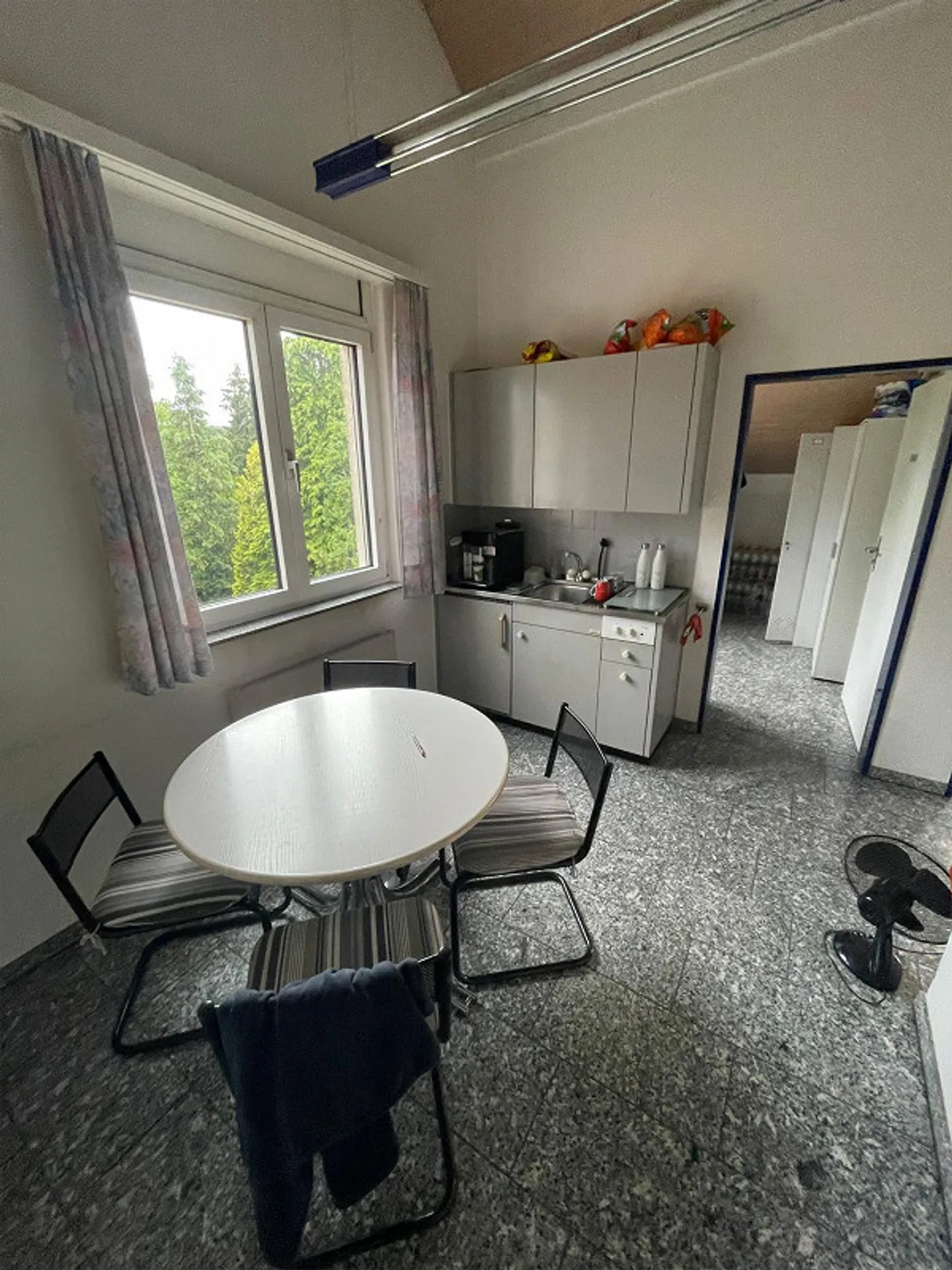 Wohnhaus und Gewerbeliegenschaft - Foto 12 von 23