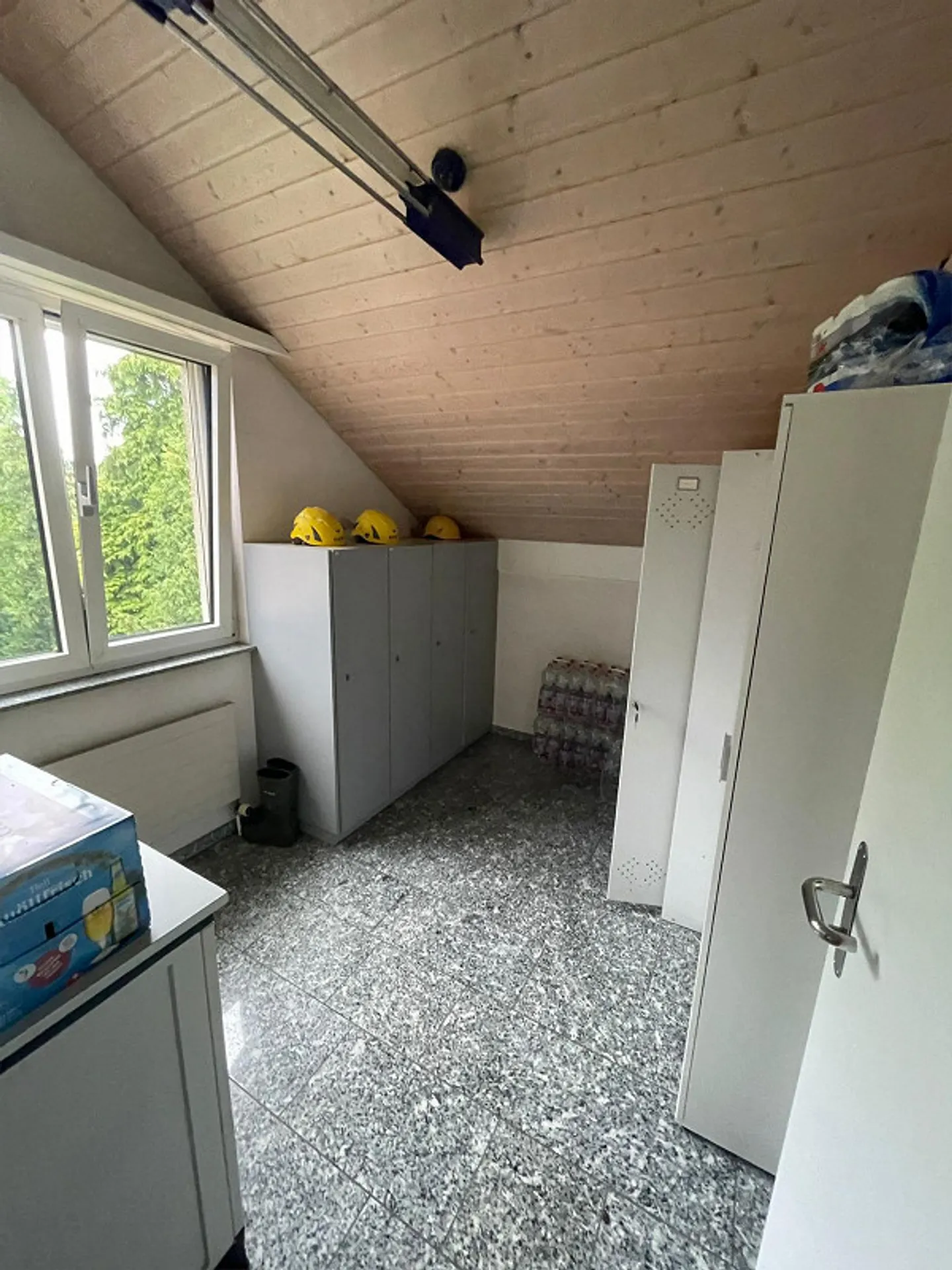 Wohnhaus und Gewerbeliegenschaft - Foto 13 von 23