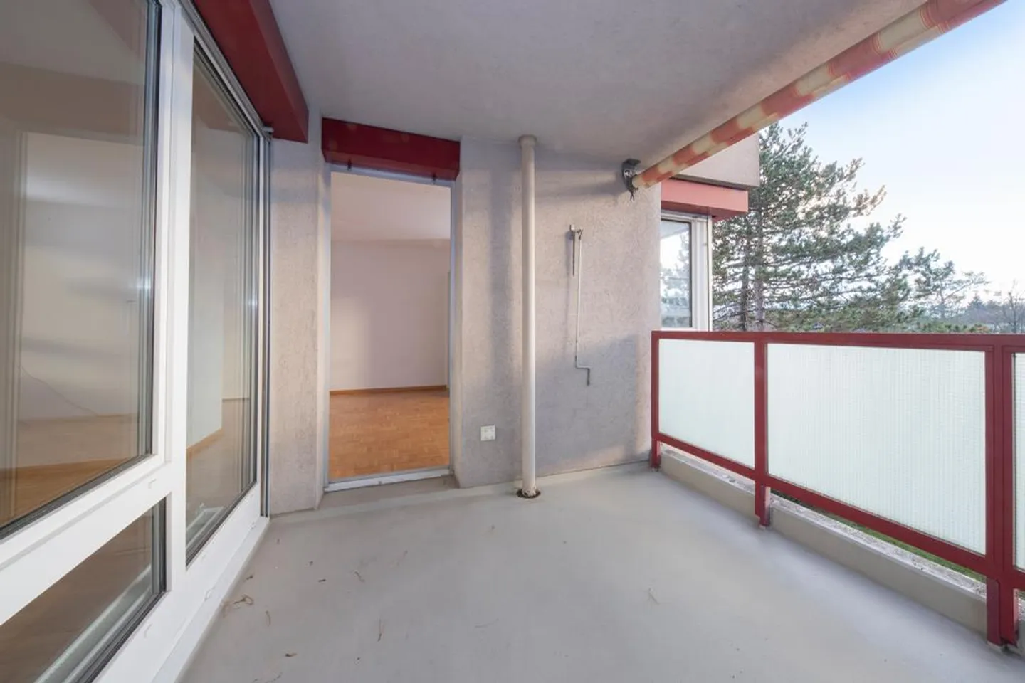 Large 5.5-room apartment near the garden city - Photo 10 of 12