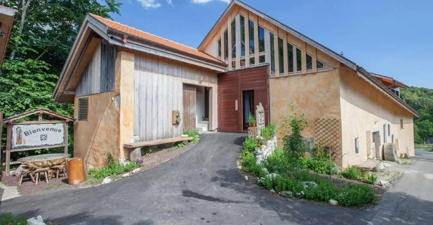 Charming Renovated Mill - Photo 4 of 12