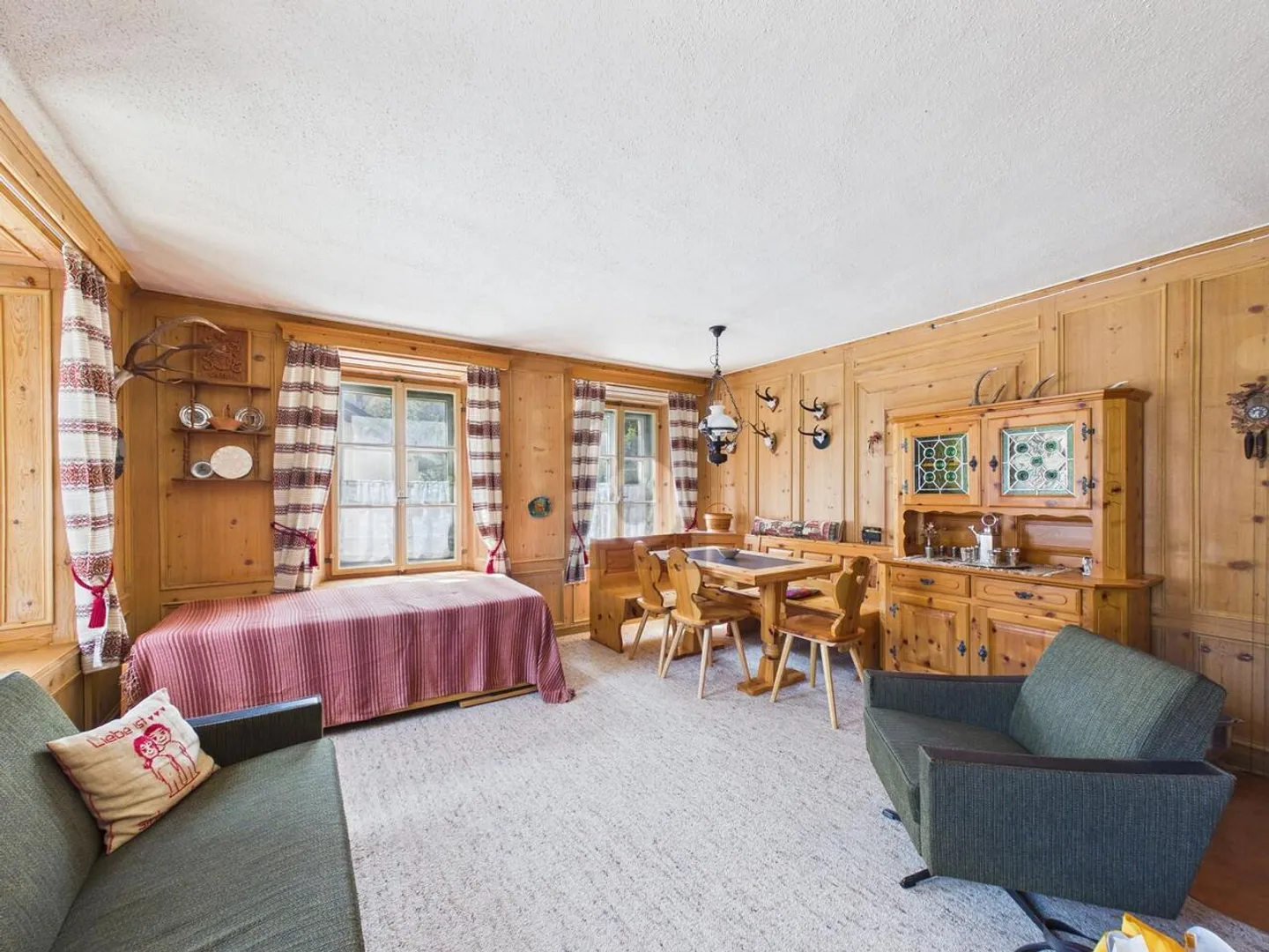 ALPINE RETREAT SURROUNDED BY FORESTS - Photo 2 of 6