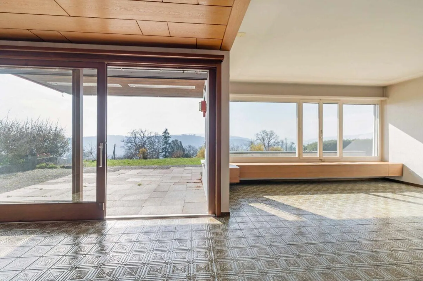 Casa unifamiliare in stile Bauhaus con area piscina in una posizione unica e libera - Foto 8 di 24