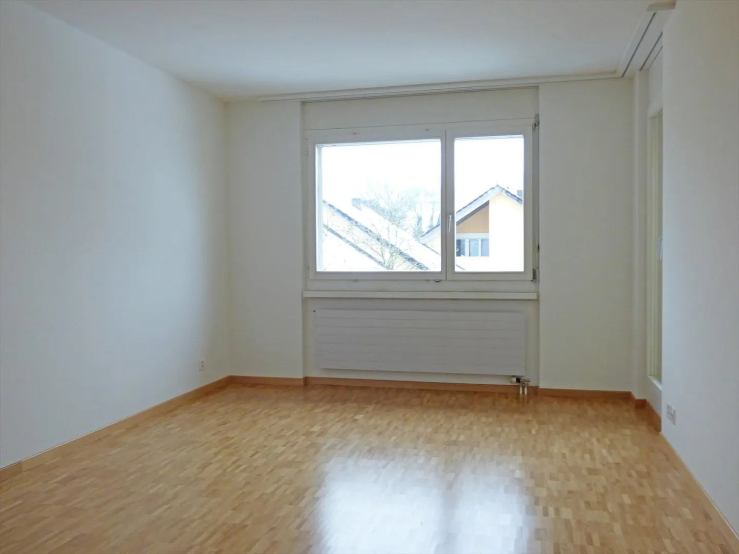 Living in a family-friendly environment in a central location - Photo 6 of 9