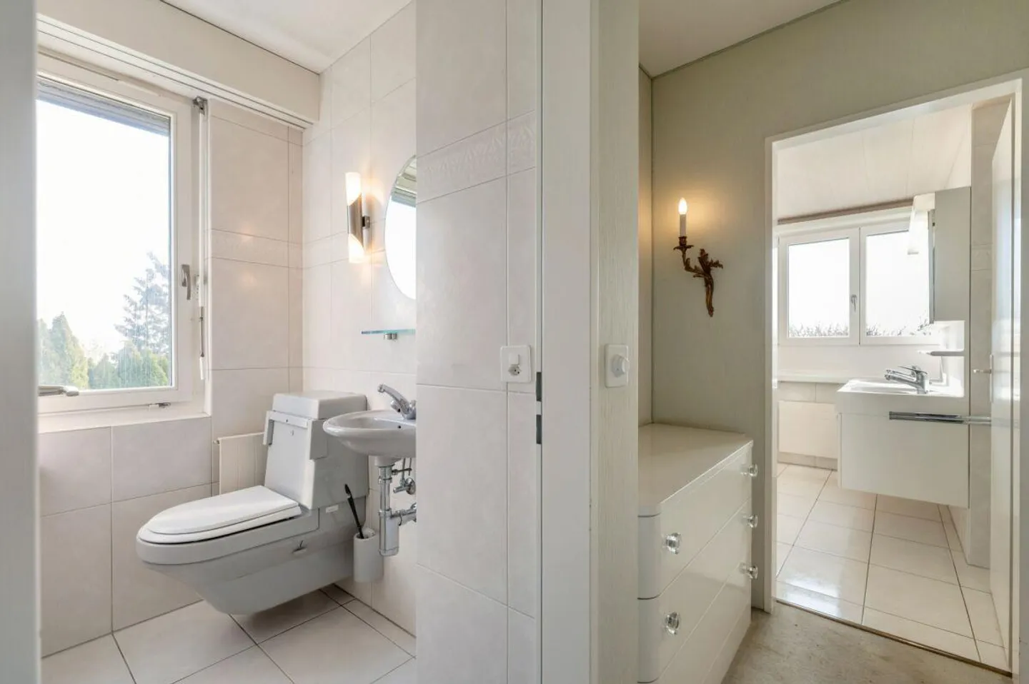 Casa unifamiliare in stile Bauhaus con area piscina in una posizione unica e libera - Foto 13 di 24