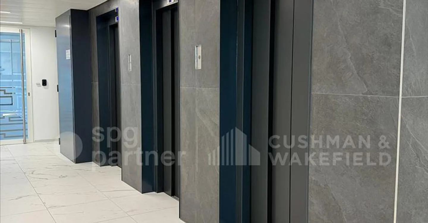 Spazio ufficio in affitto - Foto 2 di 10