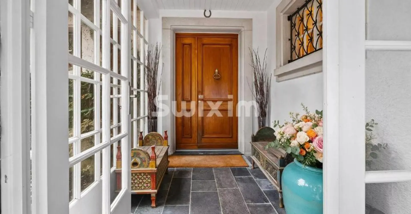 Elegant home full of charm in the heart of a wooded park - Photo 2 of 9