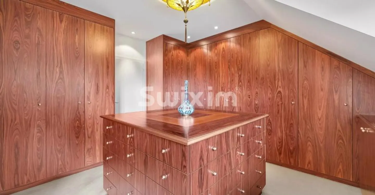 Elegant home full of charm in the heart of a wooded park - Photo 6 of 9