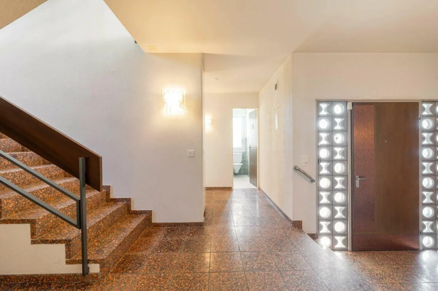 Casa unifamiliare in stile Bauhaus con area piscina in una posizione unica e libera - Foto 19 di 24