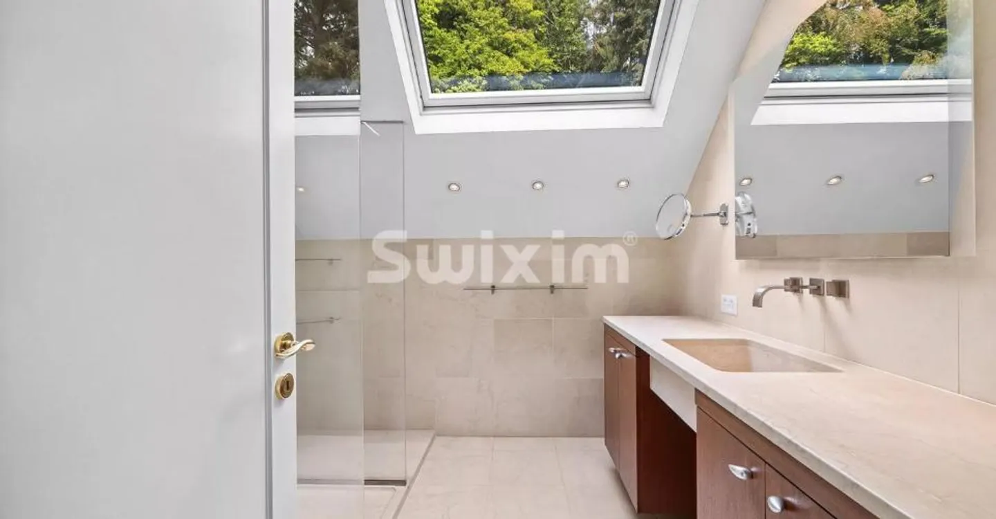 Elegant home full of charm in the heart of a wooded park - Photo 7 of 9