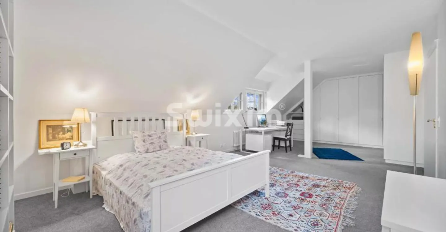Elegant home full of charm in the heart of a wooded park - Photo 8 of 9